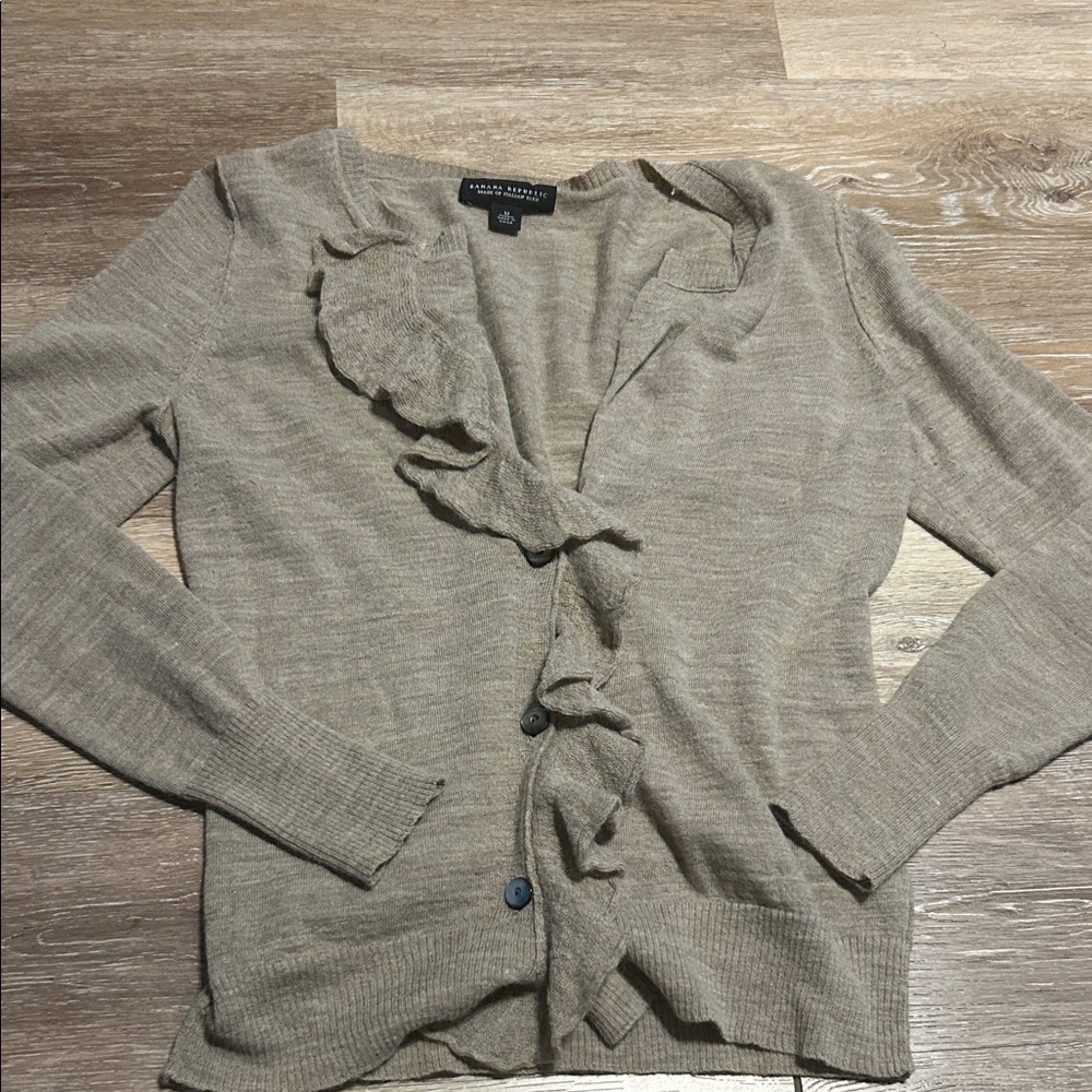 Banana Republic Tan Knit cardigan 💥